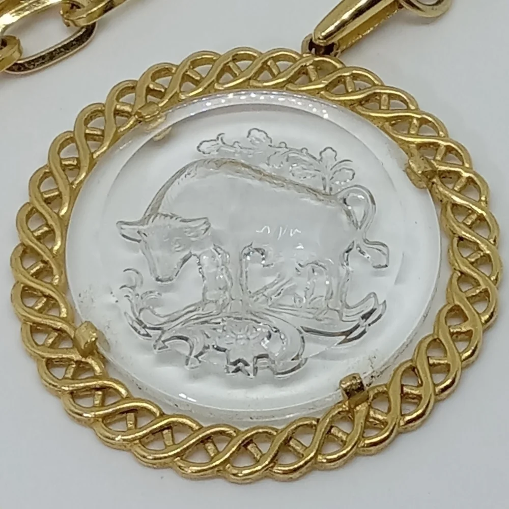 * vintage Crown Trifari Zodiac Taurus glass intaglio pendant necklace 26